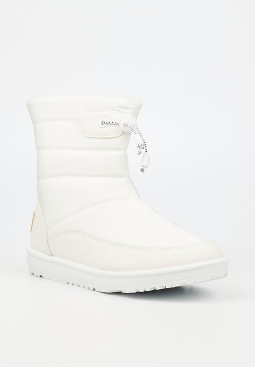 Miss Black - Rae 8 ankle boot - white