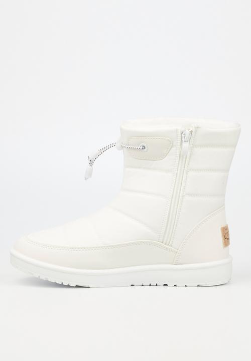 Miss Black - Rae 8 ankle boot - white