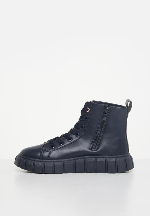 Pierre Cardin - Riley youths cleated boot - navy