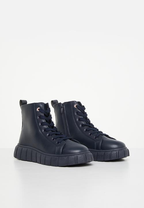Pierre Cardin - Riley youths cleated boot - navy