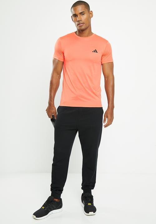 adidas Performance - M tr-es comf tee - coral fusion & black