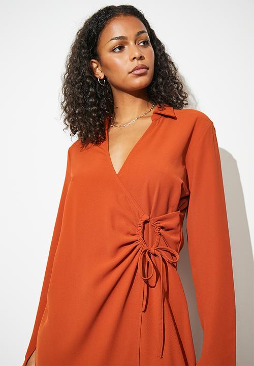Superbalist - Wrap dress with drawstring detail - rust
