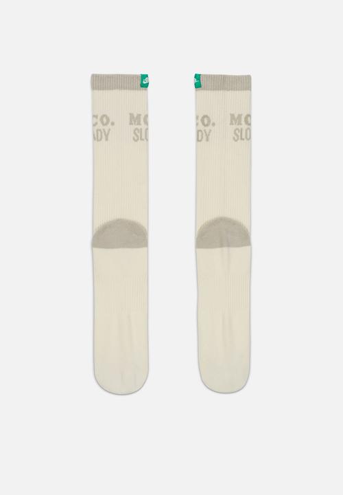 Nike - U nk ed pls csh crw 1p 144 nmc - sail/stadium green/light bone