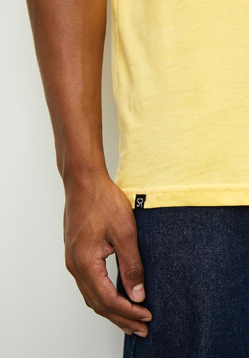STYLE REPUBLIC - Slash raw edge curved hem pocket tee - yellow