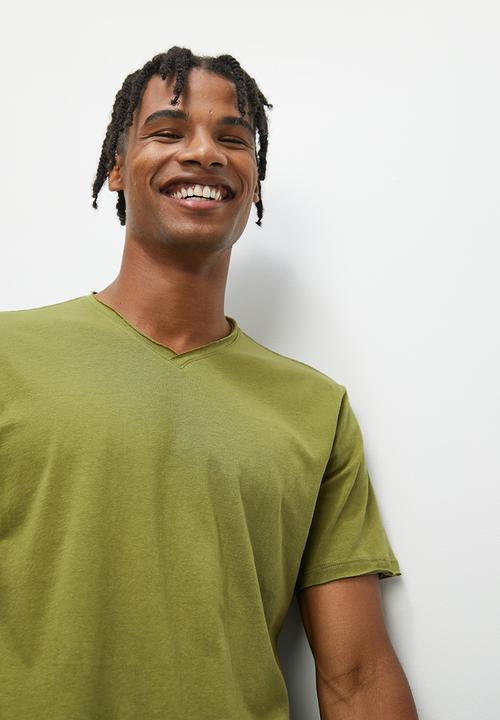 STYLE REPUBLIC - Jovi raw edge v neck tee - mid green