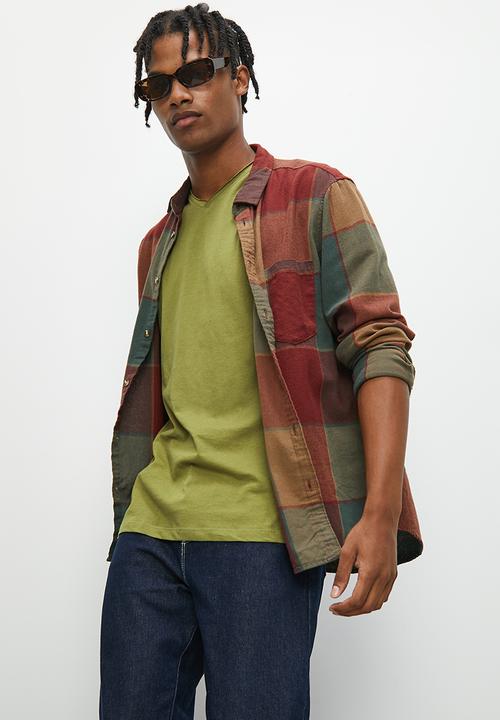 STYLE REPUBLIC - Jovi raw edge v neck tee - mid green