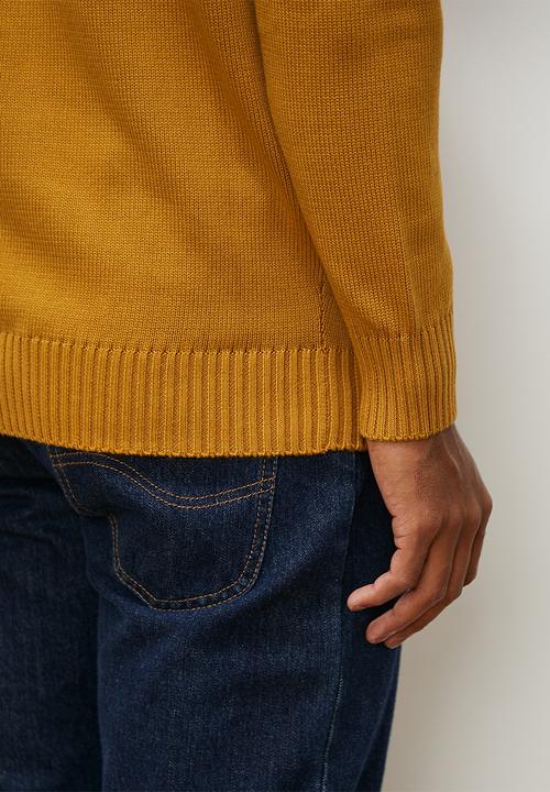Lark & Crosse - Enzyme washed regular fit textured knit - mustard