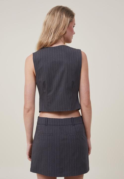 Cotton On - Jamie oversized suiting vest - charcoal pinstripe