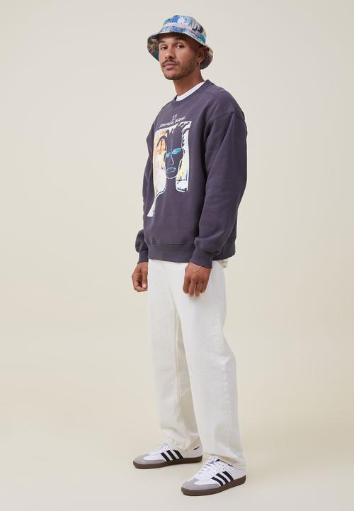 Cotton On - Basquiat oversized crew sweater - lcn bsq faded slate/portrait