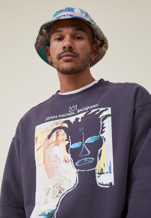 Cotton On - Basquiat oversized crew sweater - lcn bsq faded slate/portrait
