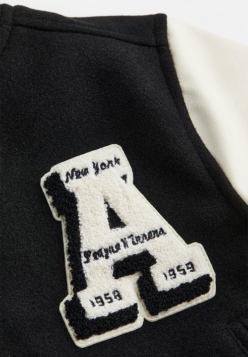 H&M - Appliquéd baseball jacket - black/new york
