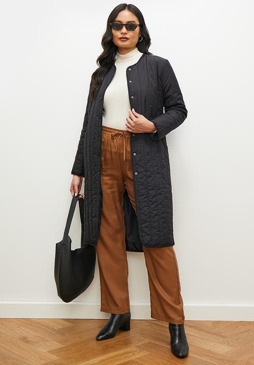 edit - Collarless puffer coat - black