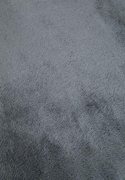 Sixth Floor - Coral fleece throw - grey