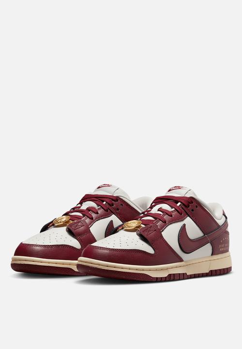Nike - Dunk low special edition