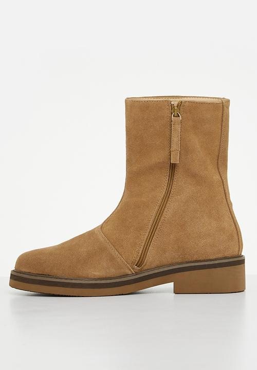 Jonathan D - J nash genuine suede boot - biscuit