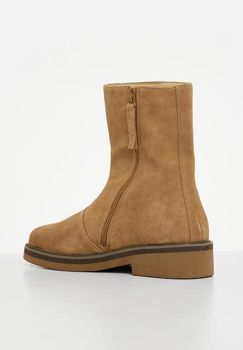 Jonathan D - J nash genuine suede boot - biscuit
