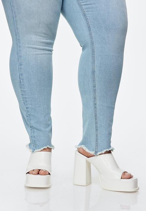 H&M - Curvy ultra high jeggings - light denim blue 