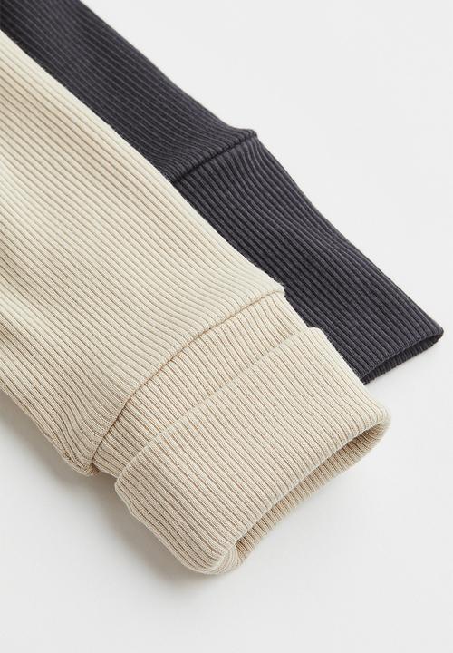 H&M - 2-Pack adjustable-fit long-sleeved bodysuits - light beige/black