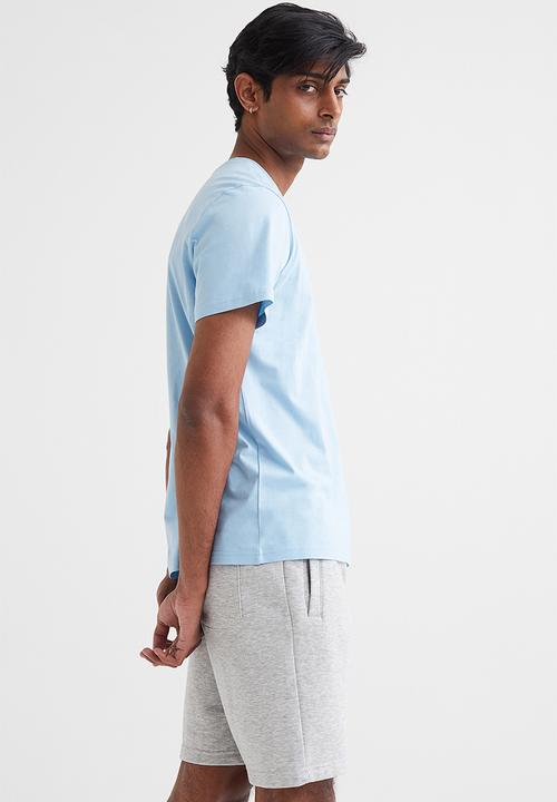 H&M - Regular fit round-neck t-shirt - light blue