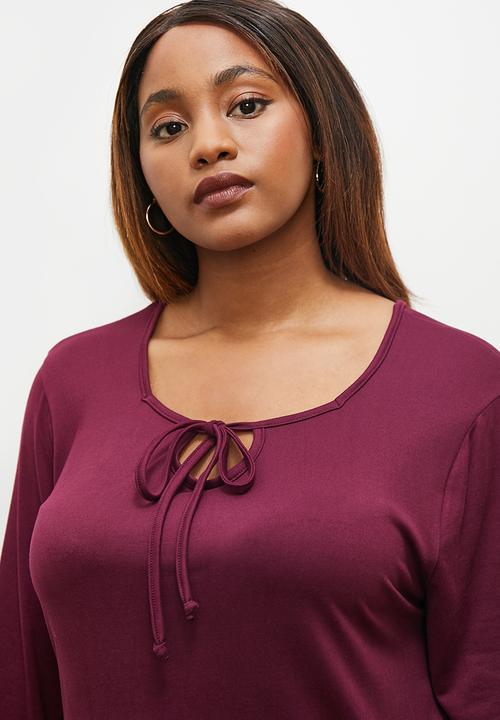 edit - Front tie detail tee - burgundy