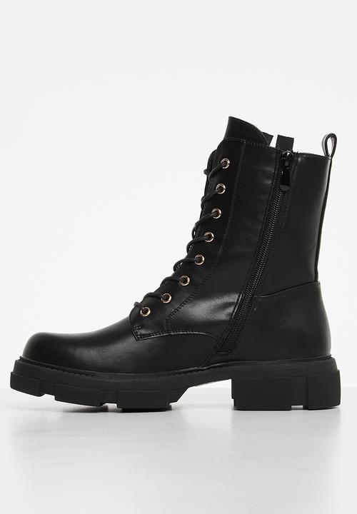 Plum - Zenith lace-up boot - black