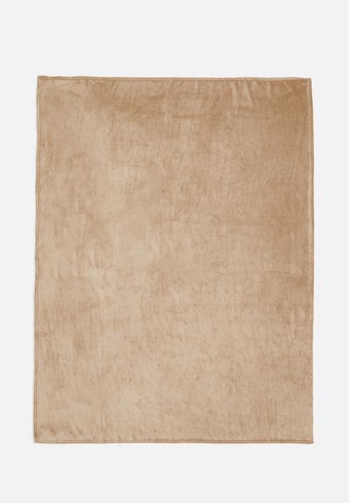 Sixth Floor - Coral fleece throw - irish cream