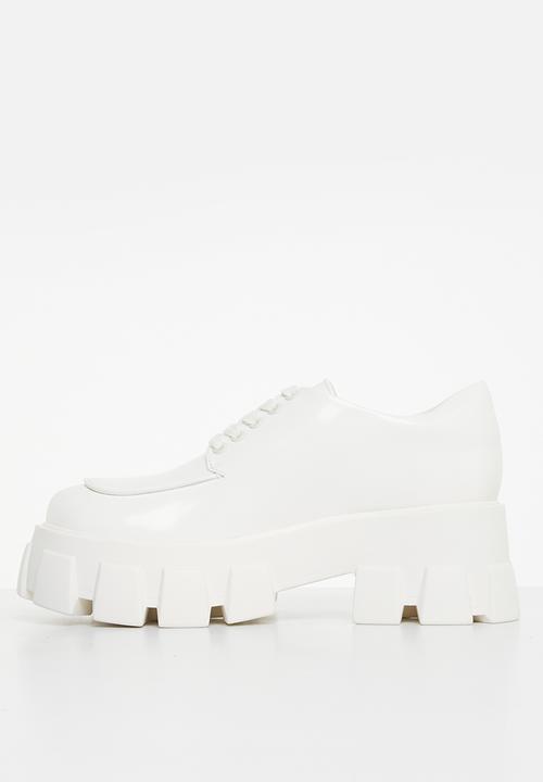 Steve Madden - Meredith brogue - white