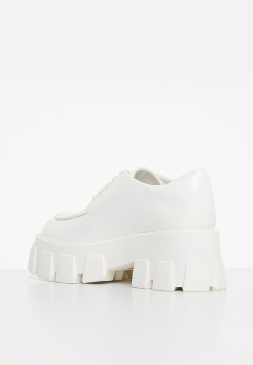 Steve Madden - Meredith brogue - white