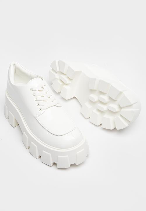 Steve Madden - Meredith brogue - white