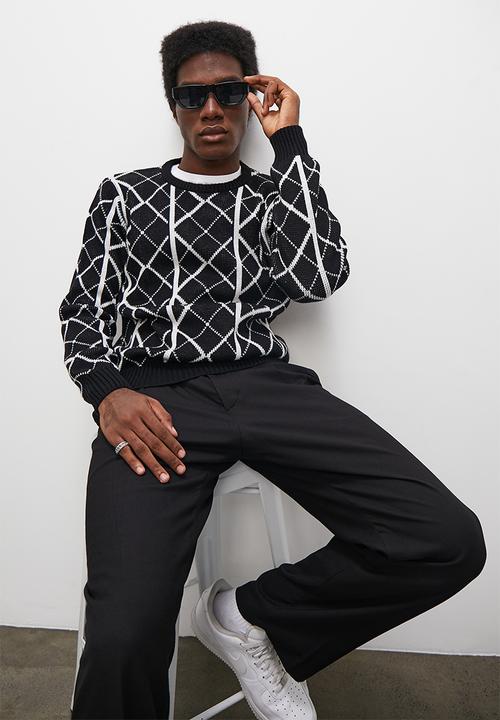 Superbalist - Regular fit diamond pattern crew neck - black & white