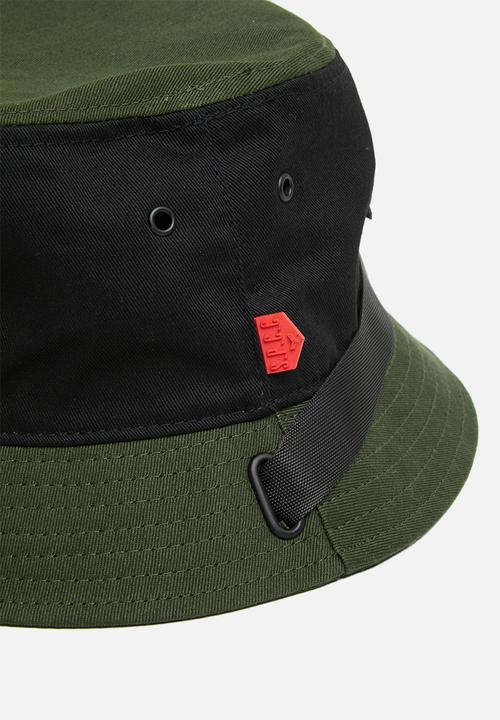 S.P.C.C - Duvall - dark moss & black