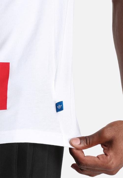 adidas Originals - Street Logo T-shirt