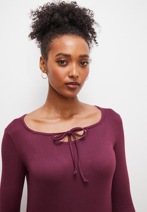edit - Front tie detail tee - burgundy