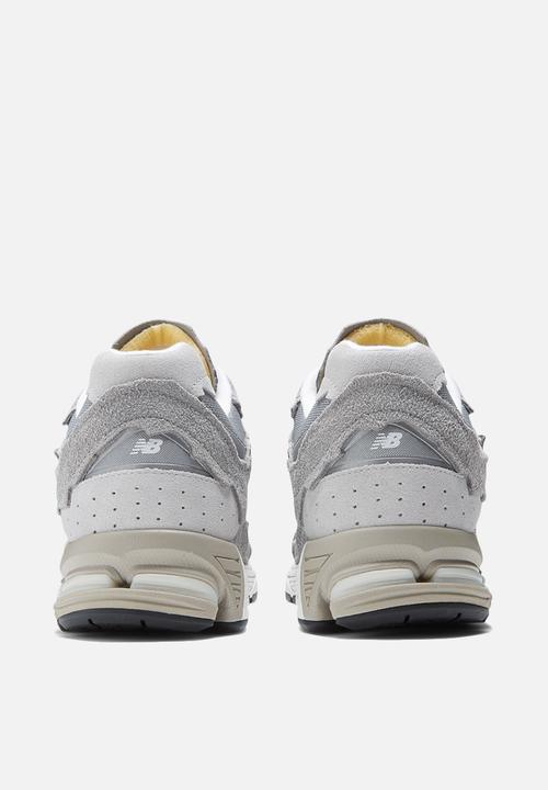 New Balance  - 2002R - modern heritage
