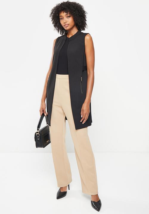 Stella Morgan - Sleeveless edge to edge jacket - black