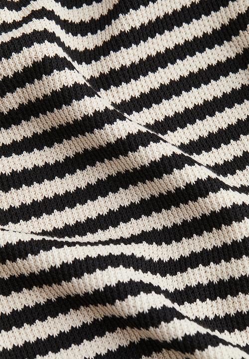 H&M - Knitted boxy-style jumper - light beige/striped
