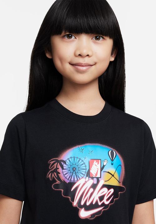Nike - U nsw tee seasonal futura - black