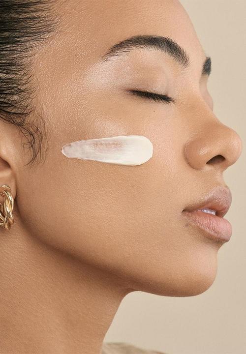lelive. - 3-step Routine  Nourish, Hydrate + Glow  Lush Moisturiser 