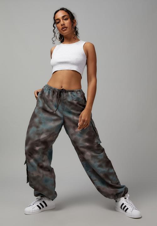 Factorie - Relaxed lightweight track pant - swamp camo