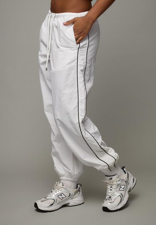 Factorie - Relaxed lightweight track pant - white/black