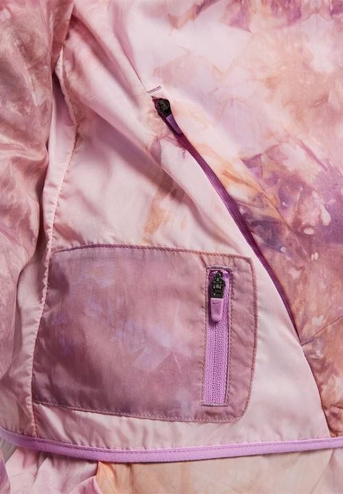 Nike - W nk trail repel jkt - sundial/rush fuchsia/action grape