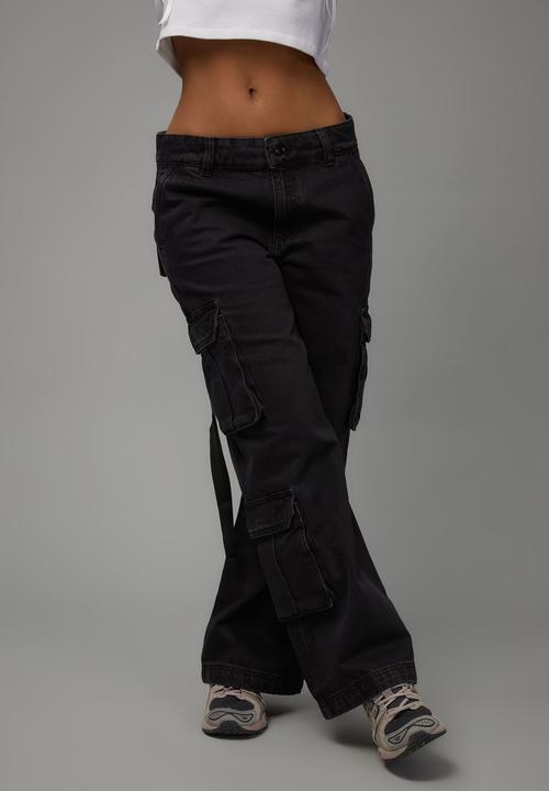 Factorie - Strappy cargo jean - washed black