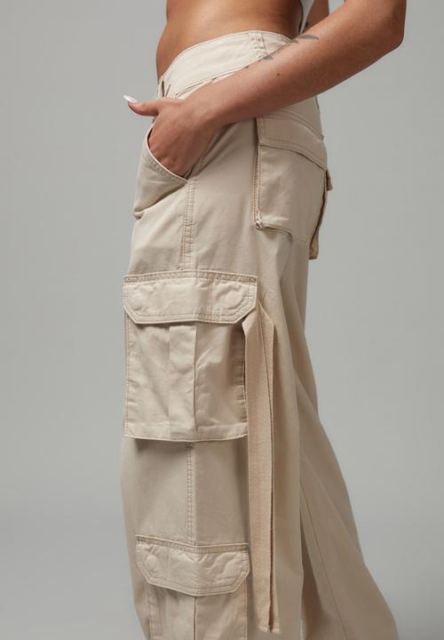 Factorie - Strappy cargo pant - light stone