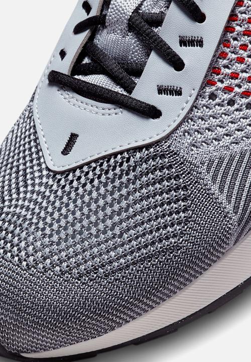 Nike - Air Max Flyknit racer