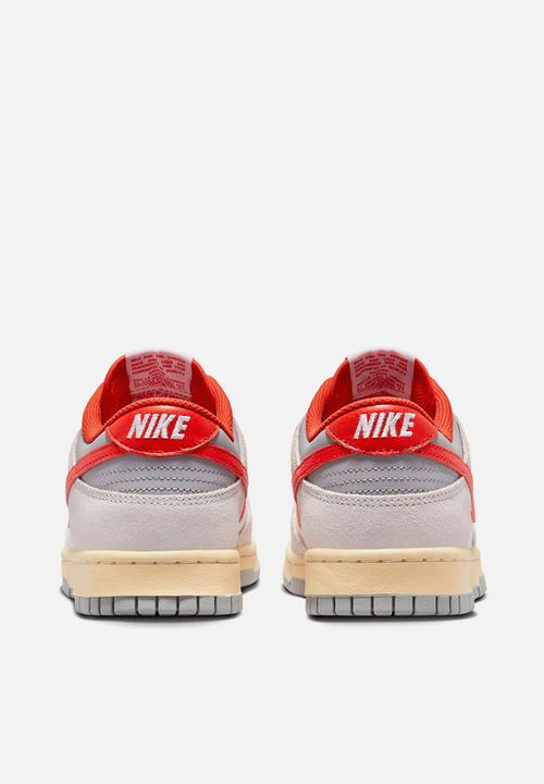 Nike - Nike Dunk Low Special Edition