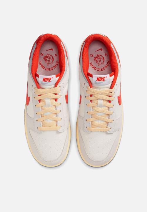 Nike - Nike Dunk Low Special Edition