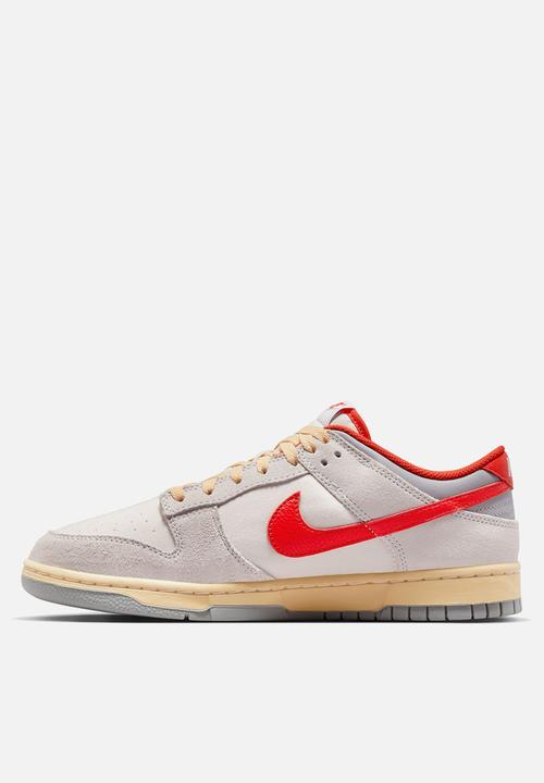 Nike - Nike Dunk Low Special Edition