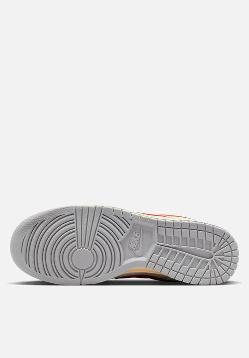 Nike - Nike Dunk Low Special Edition