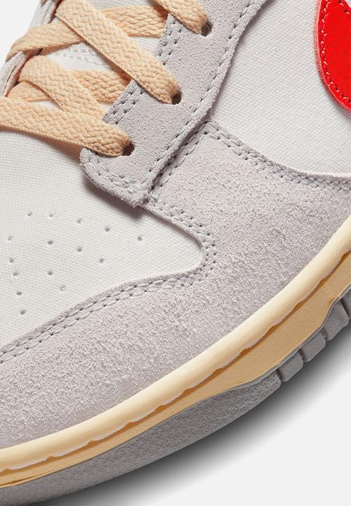 Nike - Nike Dunk Low Special Edition
