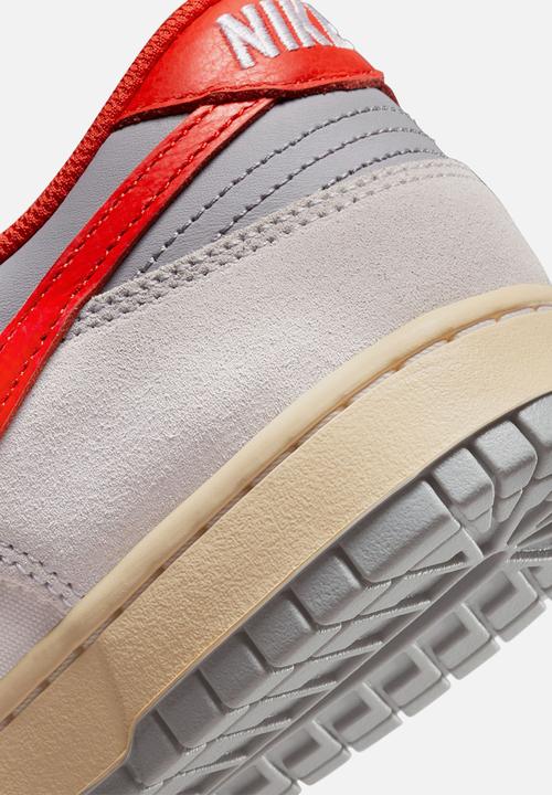 Nike - Nike Dunk Low Special Edition